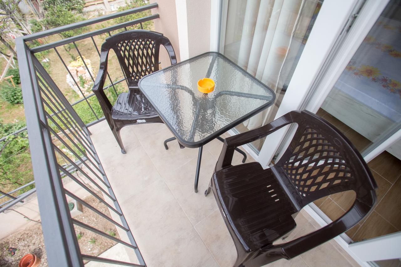 Petkovic Accommodation Тиват Екстер'єр фото