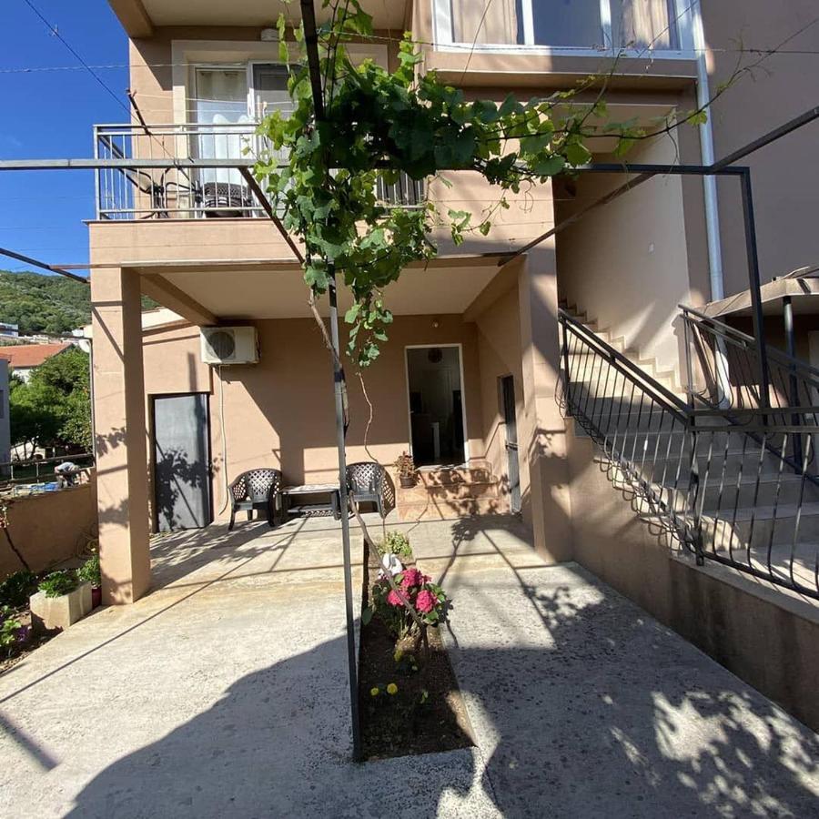 Petkovic Accommodation Тиват Екстер'єр фото